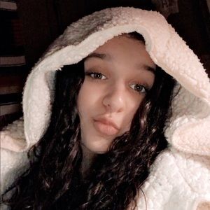 Meet your Posher, Teira